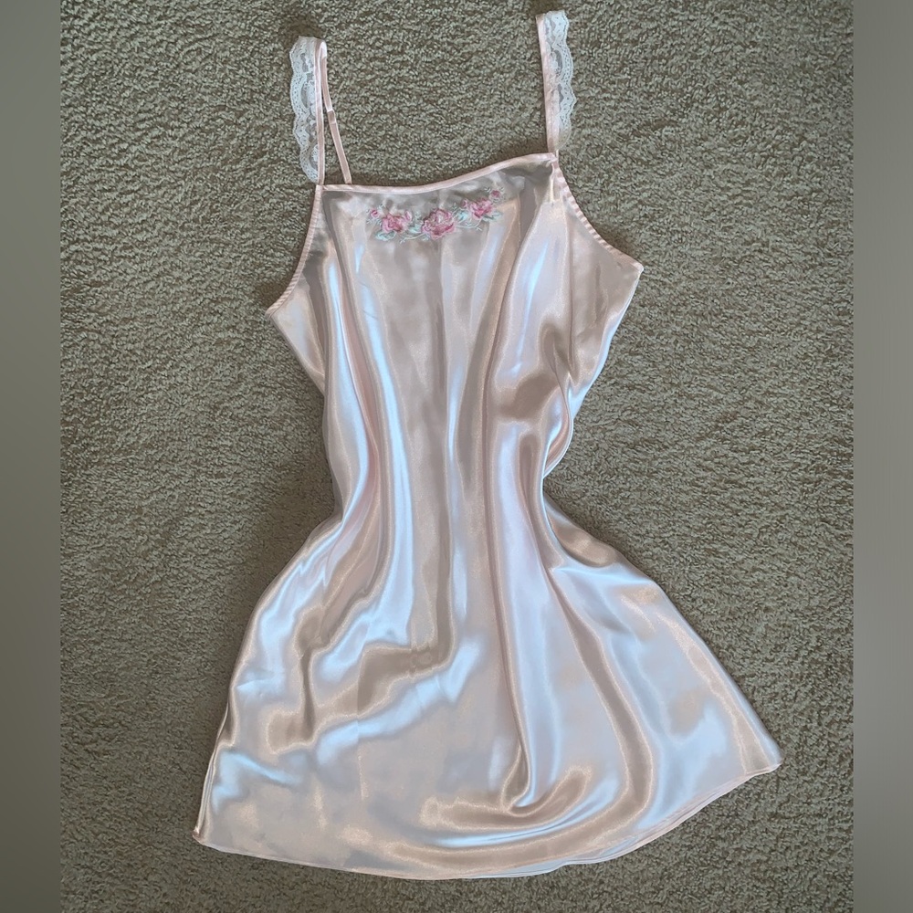 Y2K Victoria’s secret princess slip